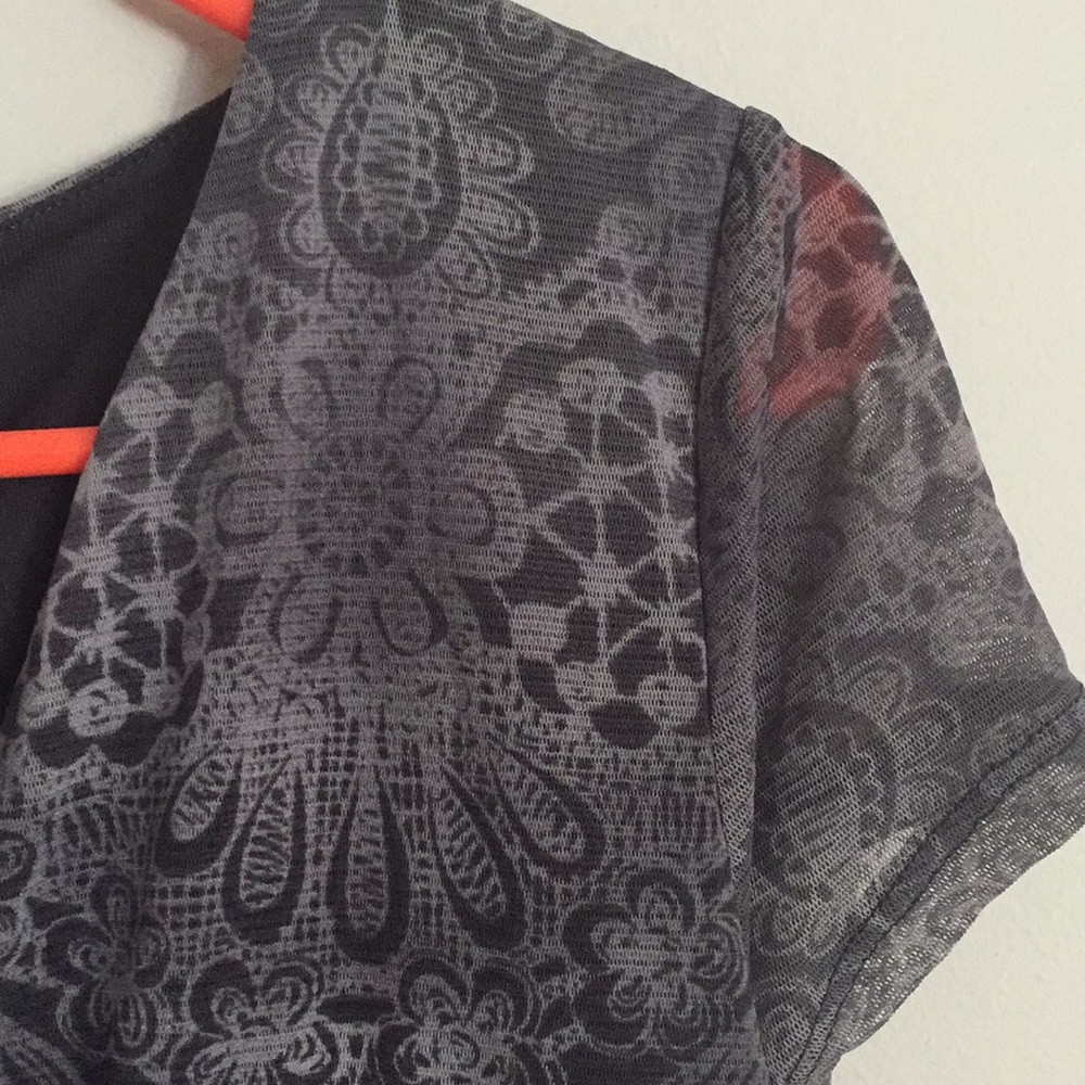 Mesh print top - Picture 3 of 3